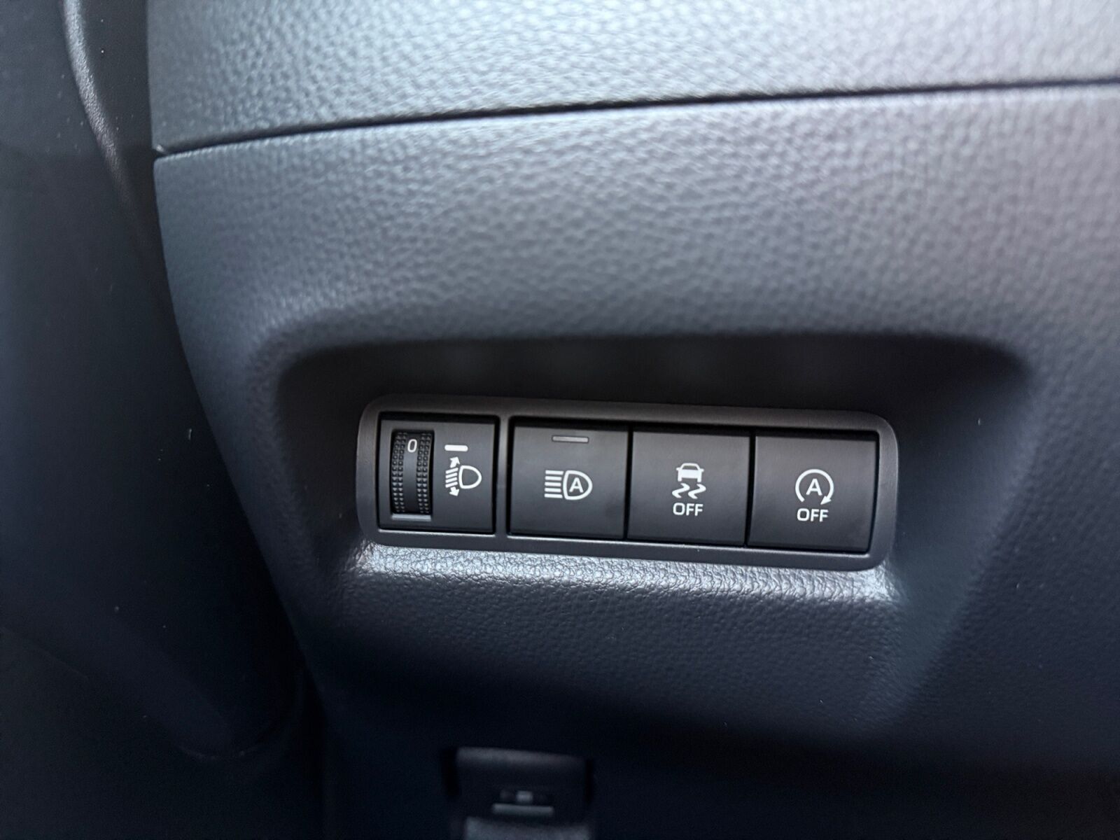 Grå Toyota Aygo X fra 2024