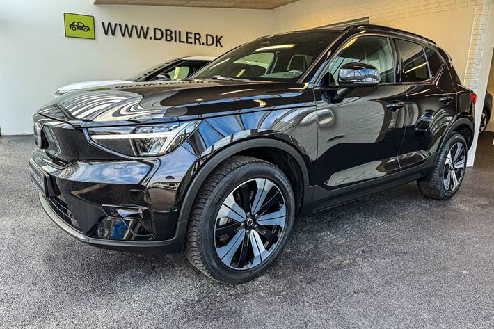 Sort Volvo XC40 fra 2023 set udefra