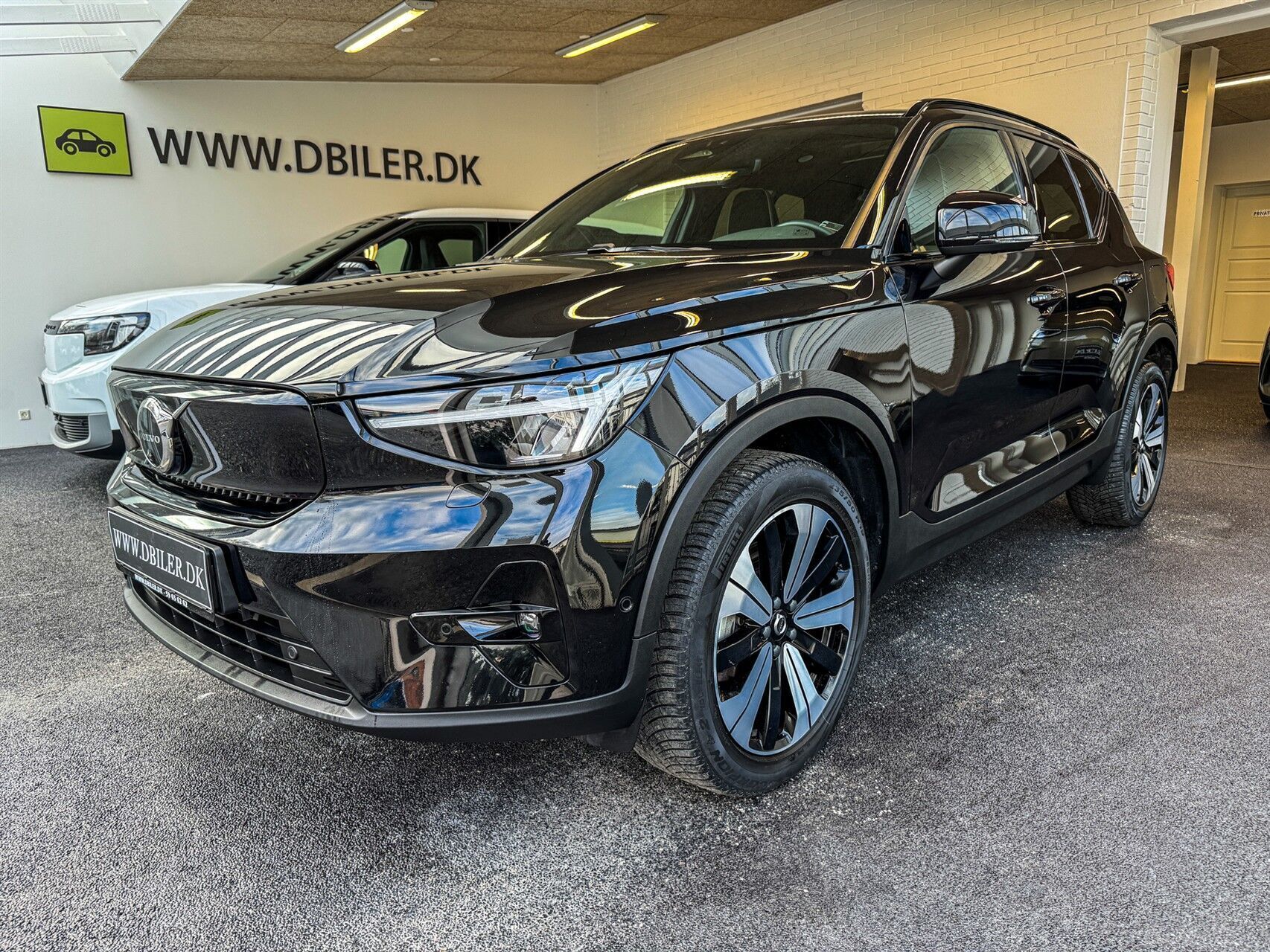 Sort Volvo XC40 fra 2023