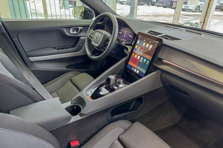 Sort Polestar 2 fra 2024