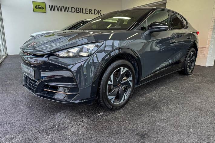 Grå Cupra Tavascan fra 2025 set udefra