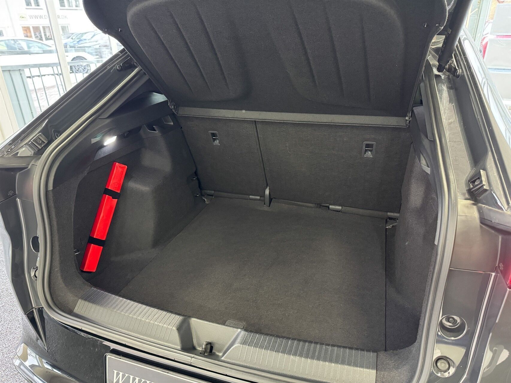 Grå Cupra Tavascan fra 2025