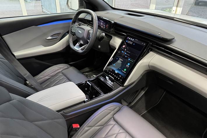 Hvid Ford Explorer fra 2024