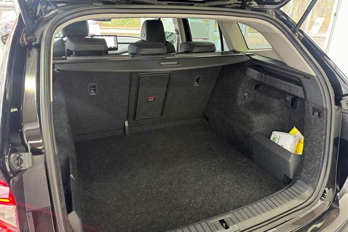 Sort Skoda Enyaq fra 2023