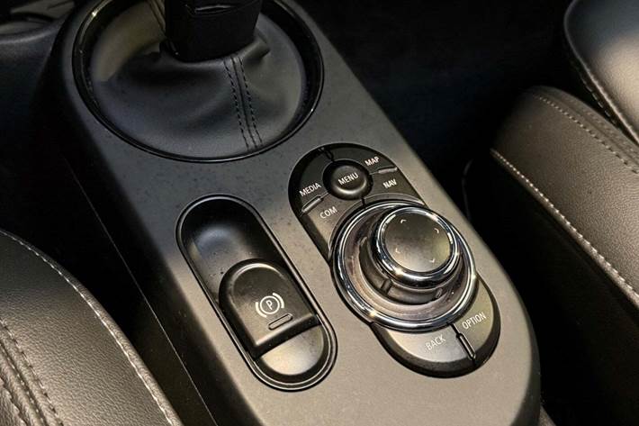 Grøn Mini Cooper SE fra 2023