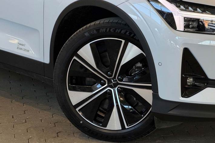 Grå Polestar 2 fra 2024