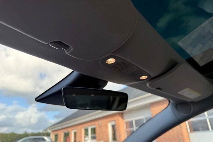 Sort Tesla Model 3 fra 2020