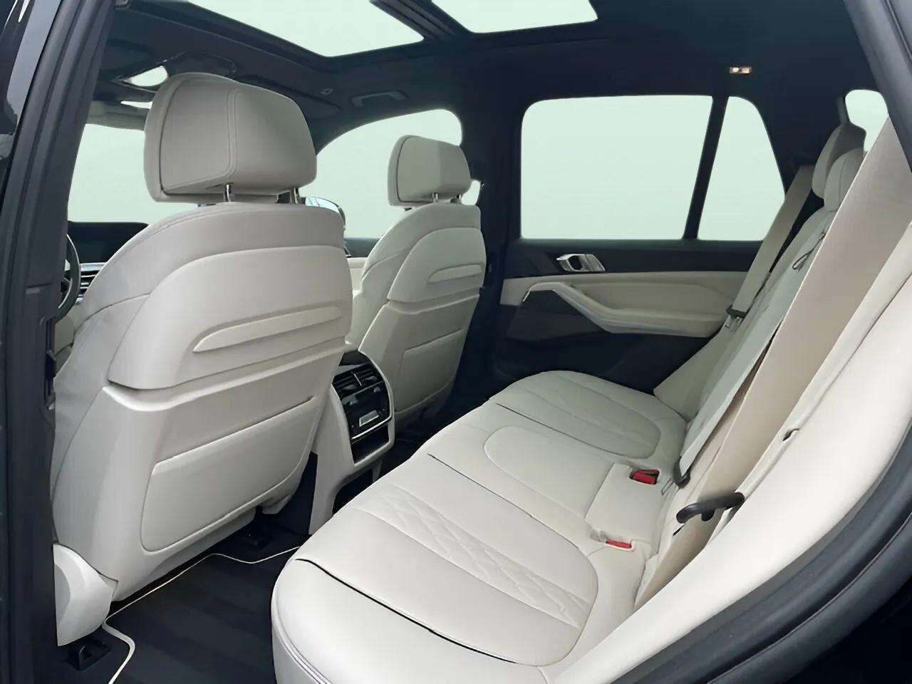 Sort BMW X5 fra 2022