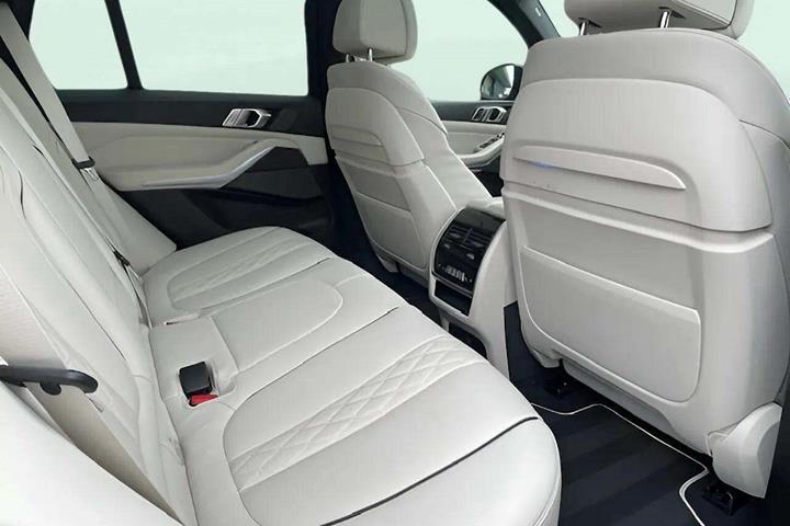 Sort BMW X5 fra 2022