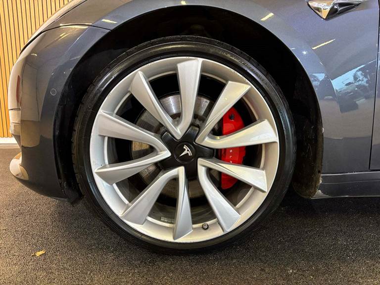 Tesla Model 3 Performance AWD