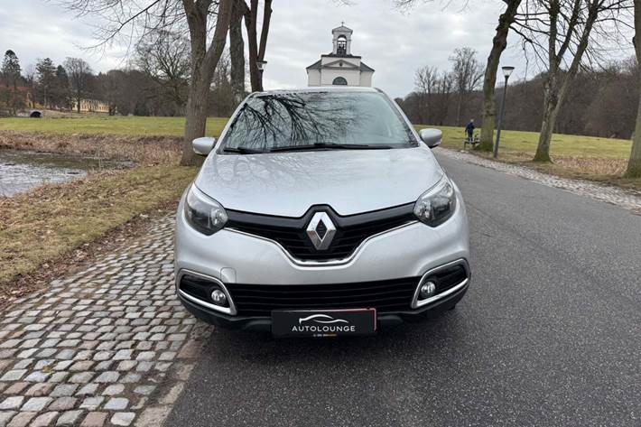 Sølv Renault Captur fra 2015