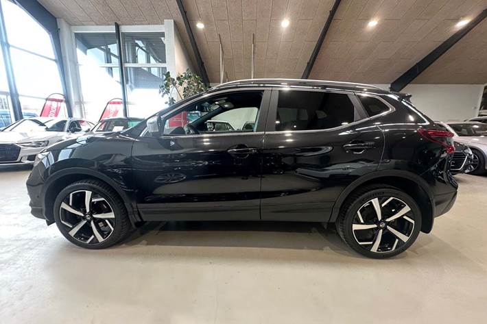 Sort Nissan Qashqai fra 2018