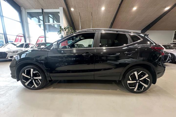 Sort Nissan Qashqai fra 2018