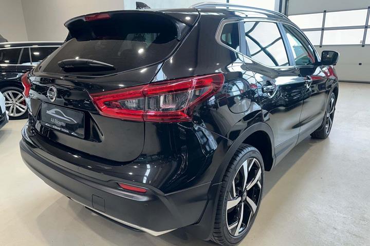 Sort Nissan Qashqai fra 2018