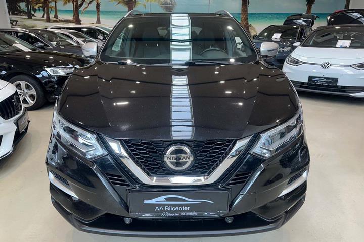 Sort Nissan Qashqai fra 2018
