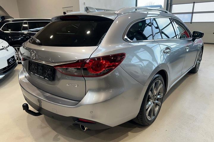 Grå Mazda 6 fra 2013