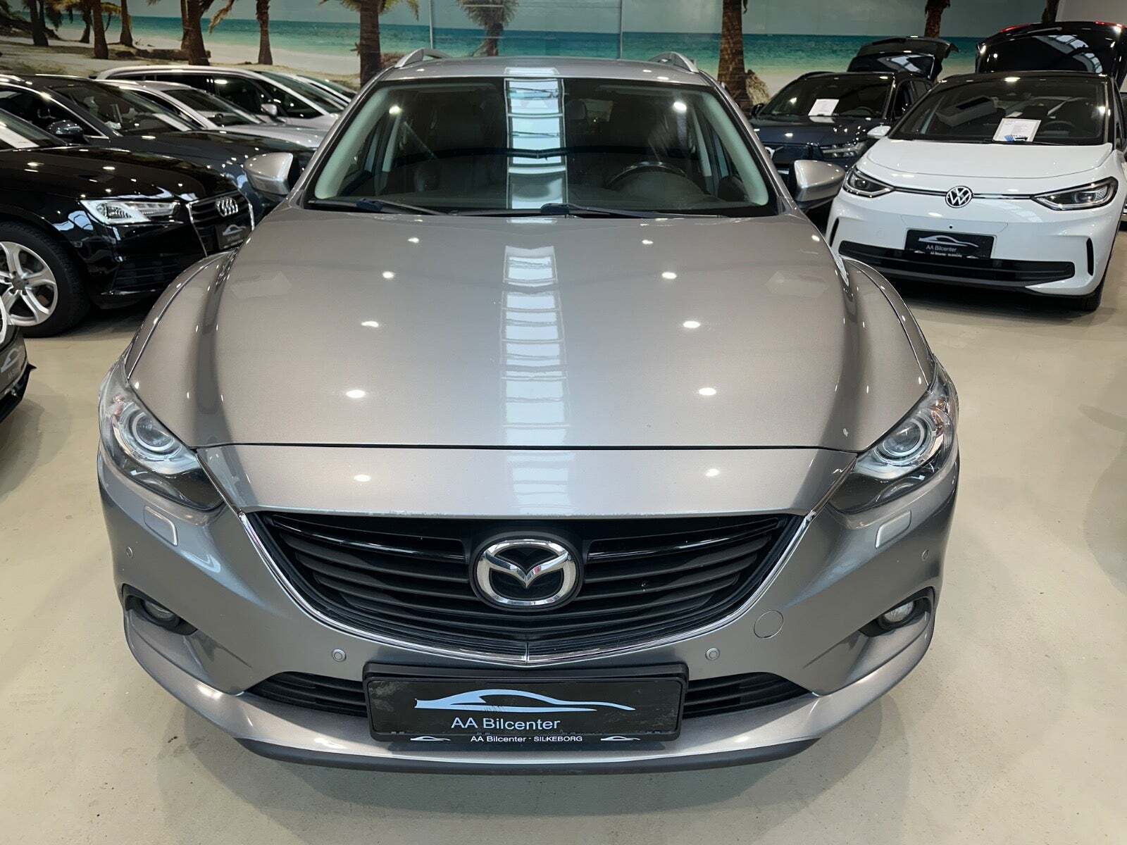 Grå Mazda 6 fra 2013