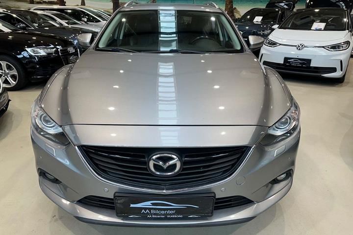 Grå Mazda 6 fra 2013