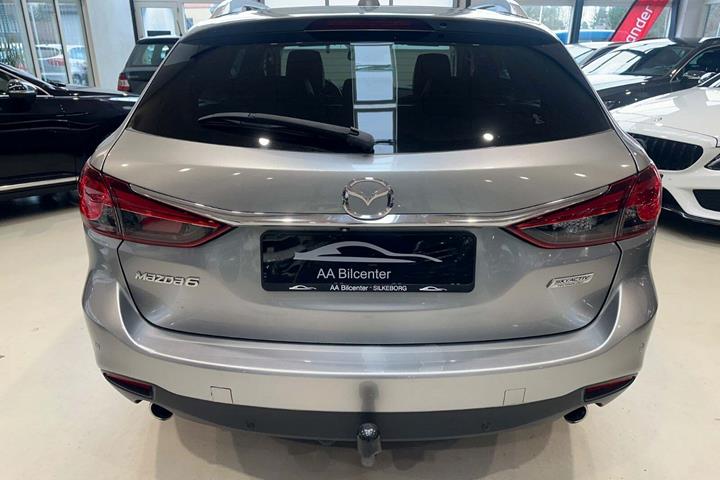 Grå Mazda 6 fra 2013