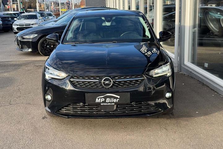 Sort Opel Corsa fra 2020