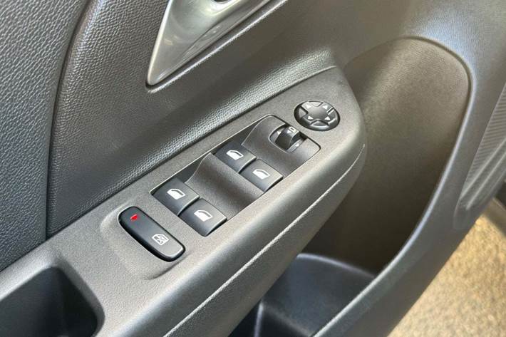 Sort Opel Corsa fra 2020