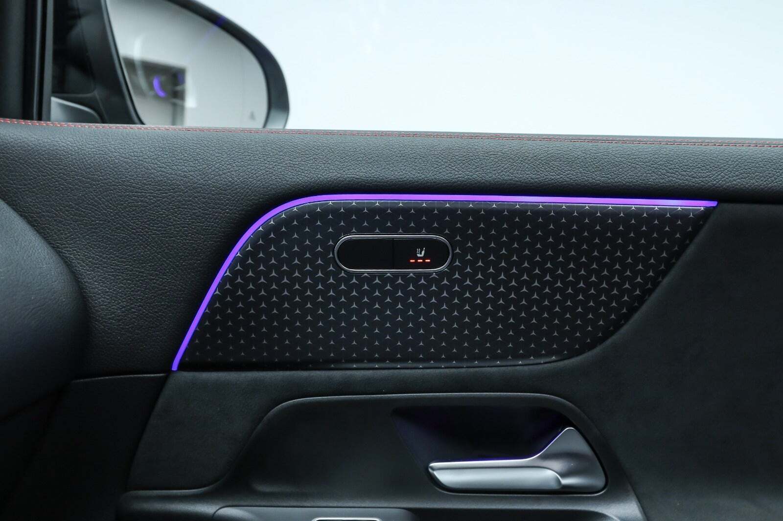 Sølv Mercedes EQA250+ fra 2025