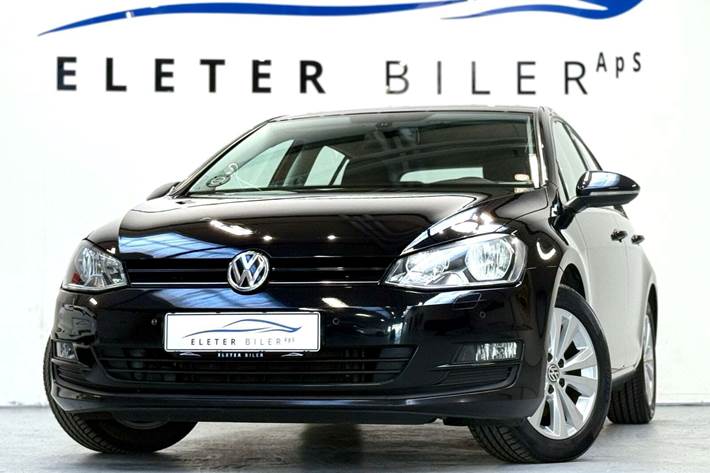 Sort VW Golf VII fra 2014 set udefra