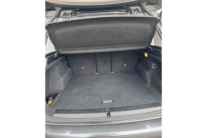 Grå BMW X1 fra 2019