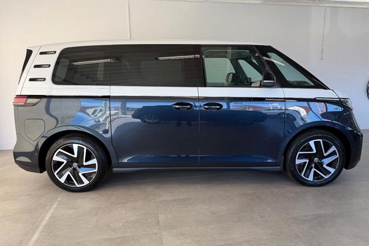 Blå VW ID.Buzz fra 2023