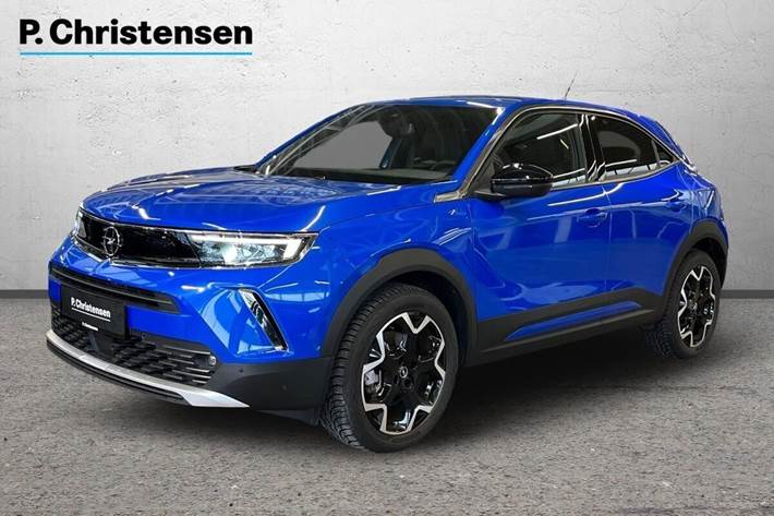 Blå Opel Mokka-e fra 2023 set udefra