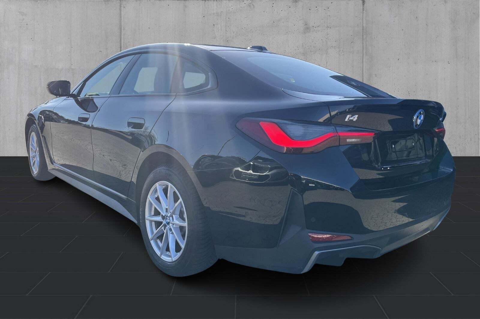 Sort BMW i4 fra 2023