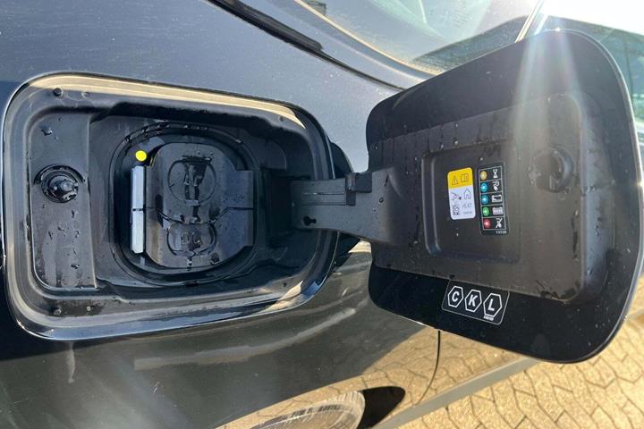 Sort BMW i4 fra 2023