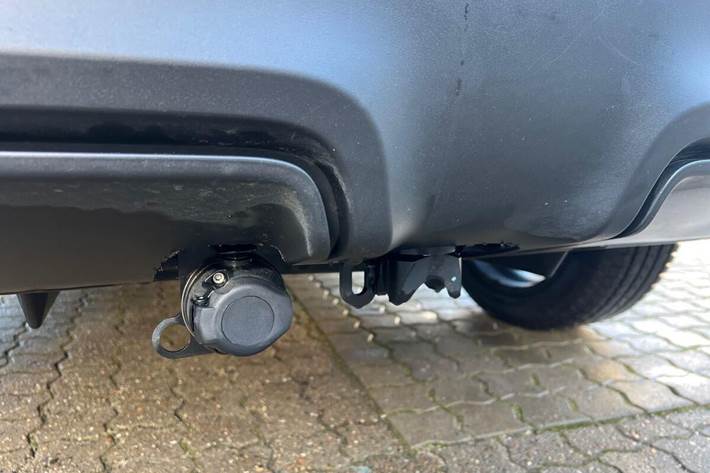 Sort Toyota BZ4X fra 2025