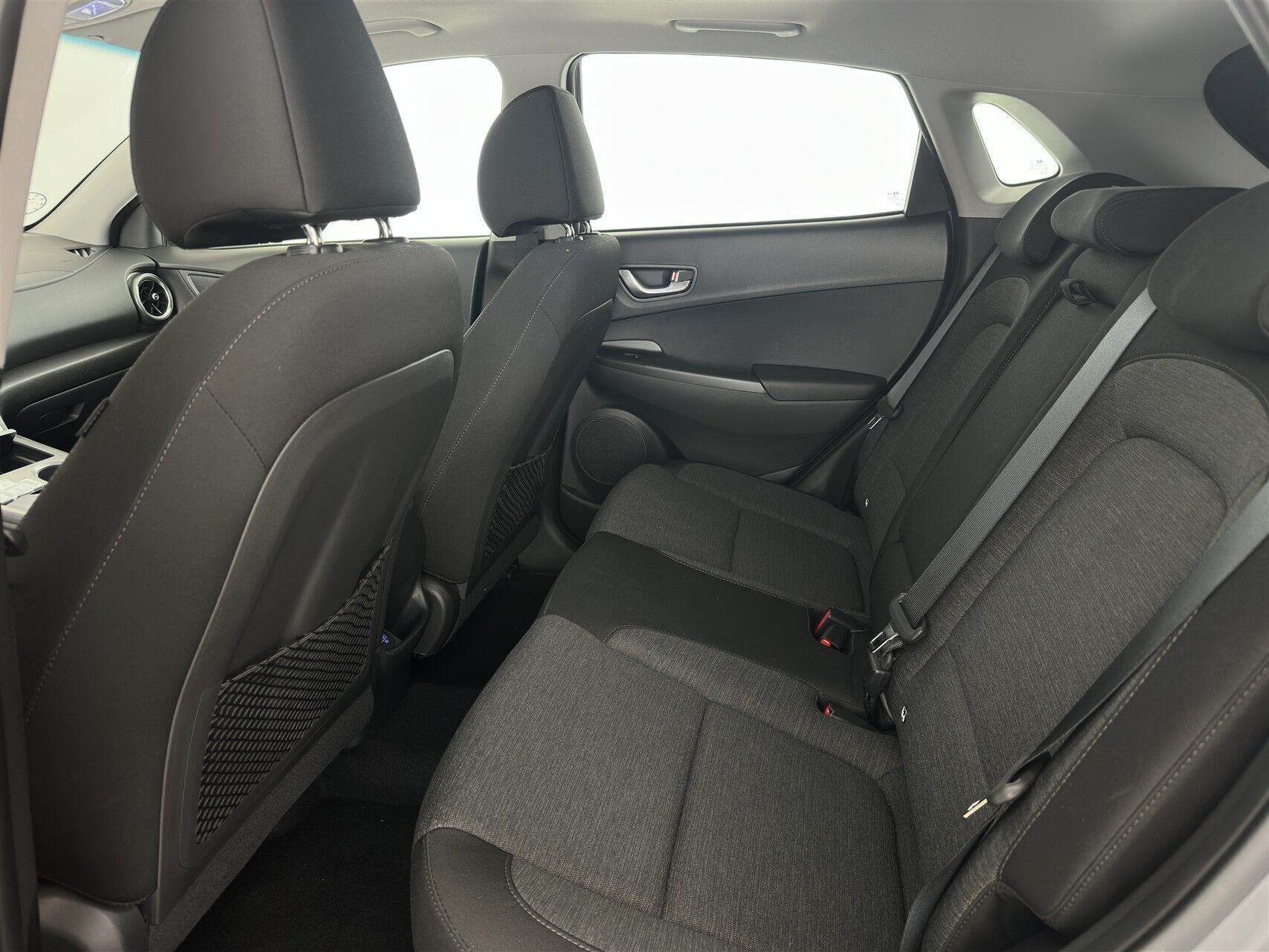 Grå Hyundai Kona fra 2021