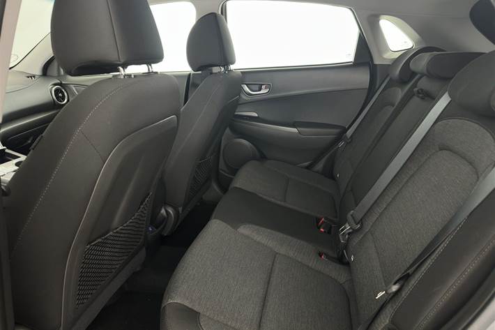 Grå Hyundai Kona fra 2021