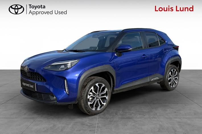 Blå Toyota Yaris Cross fra 2025 set udefra