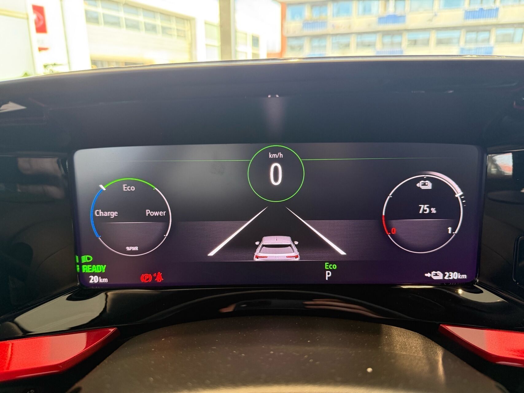 Blå Opel Mokka-e fra 2024