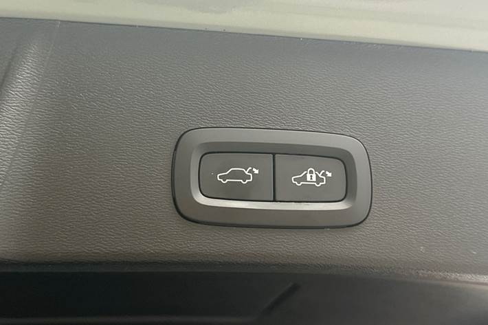 Grøn Volvo XC40 fra 2023