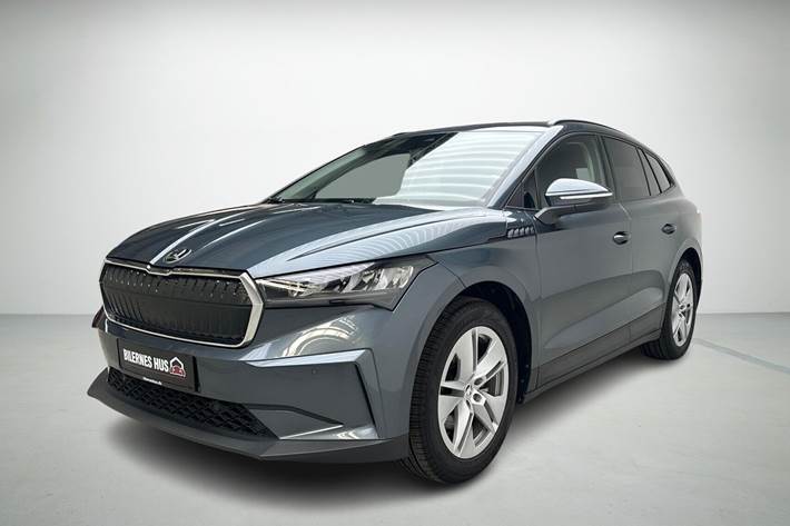 Grå Skoda Enyaq fra 2021 set udefra