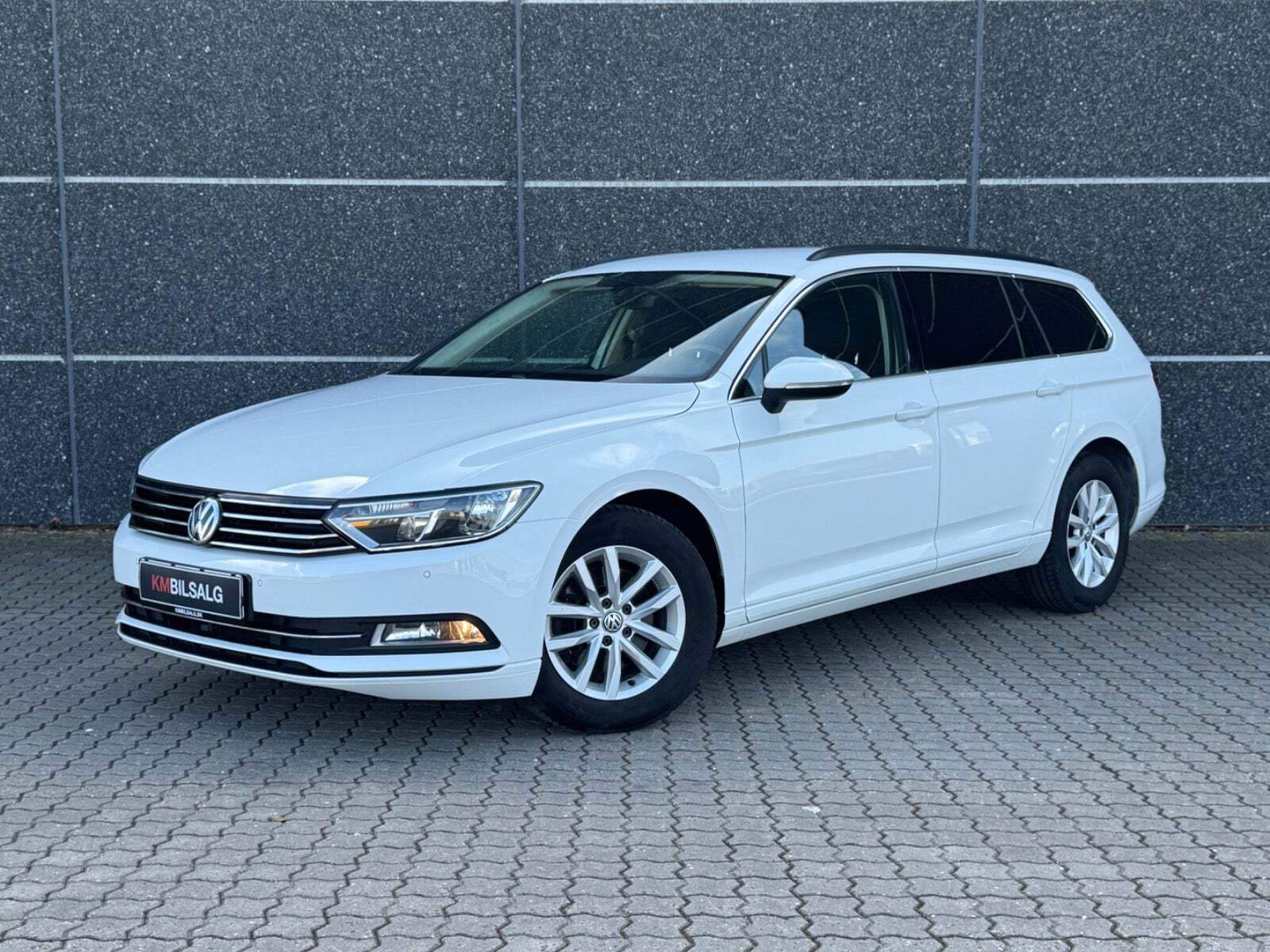 Hvid VW Passat fra 2017