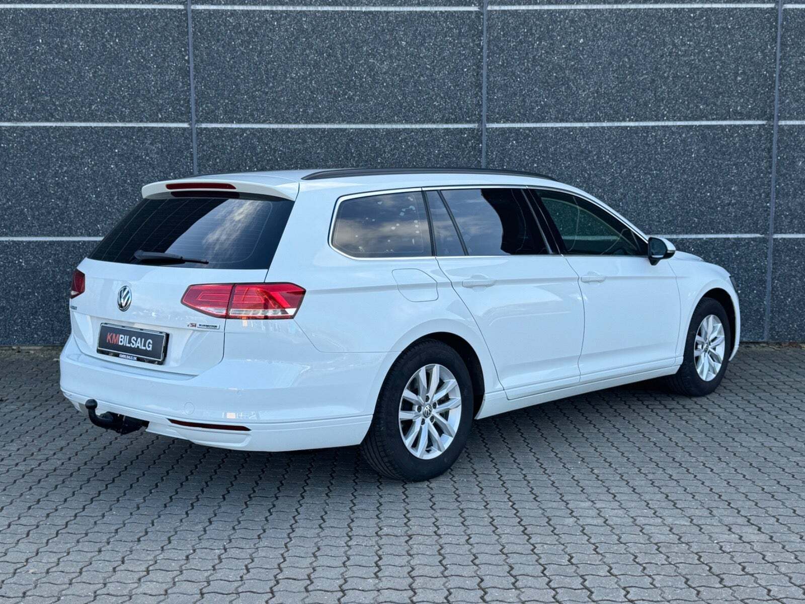 Hvid VW Passat fra 2017