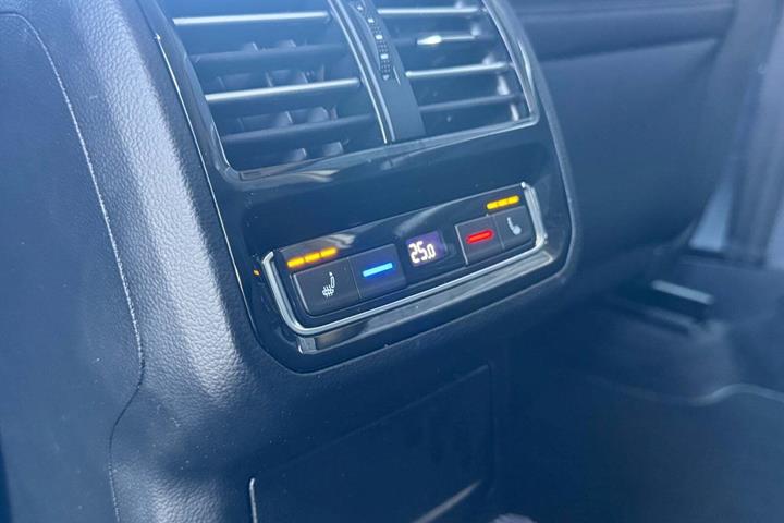 Hvid VW Passat fra 2017