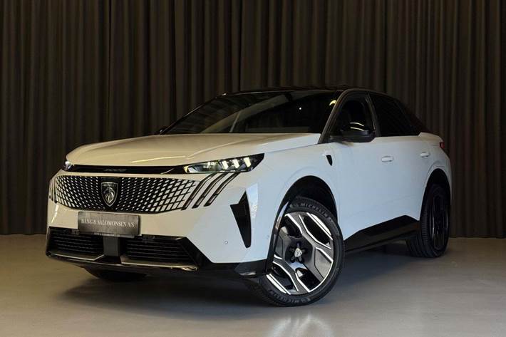 Hvid Peugeot e-3008 fra 2024 set udefra