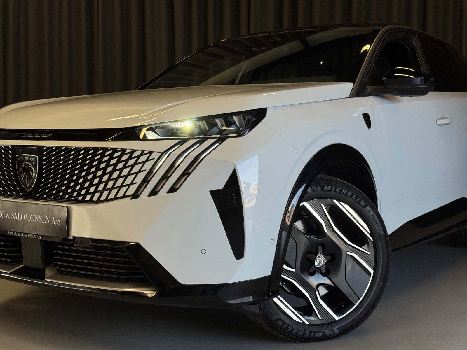 Peugeot e-3008 77 GT