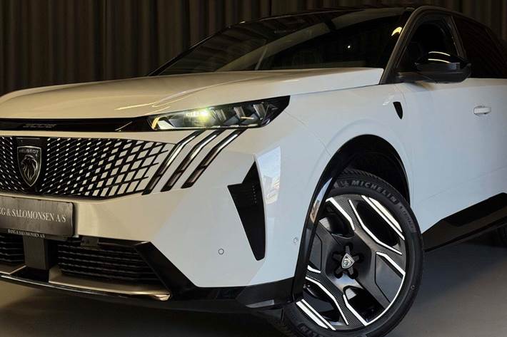 Hvid Peugeot e-3008 fra 2024