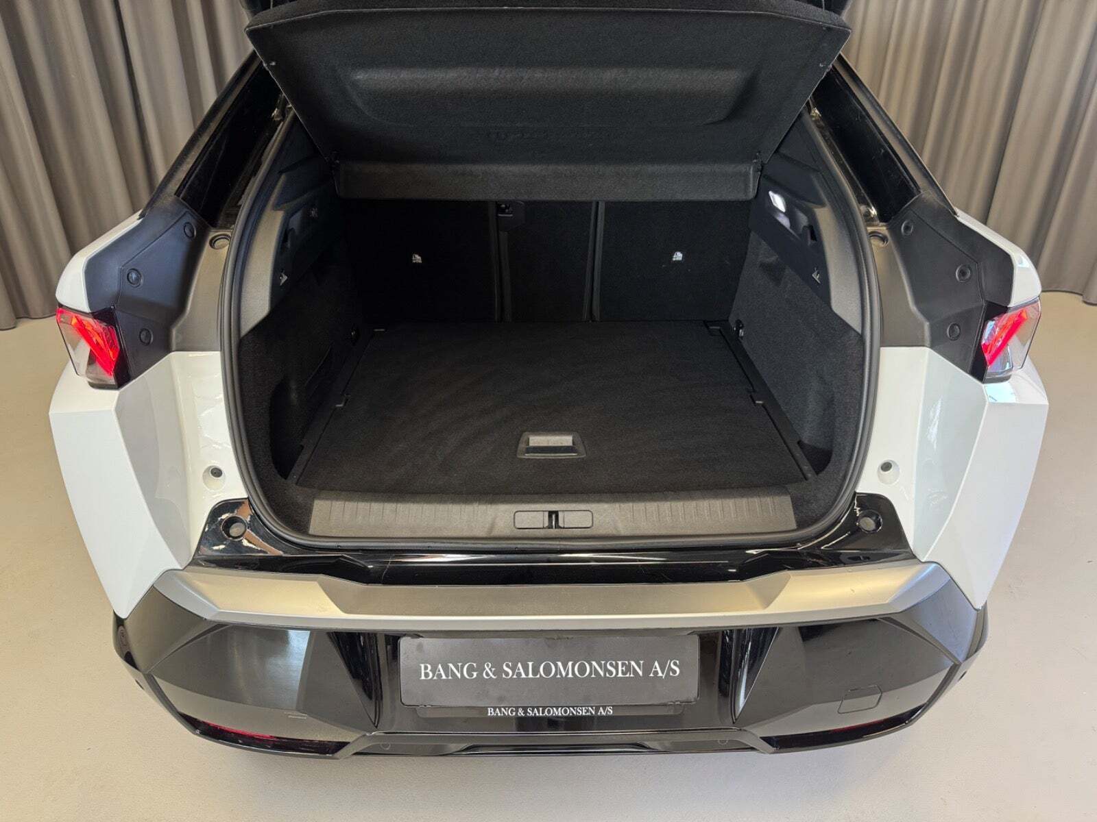 Peugeot e-3008 77 GT