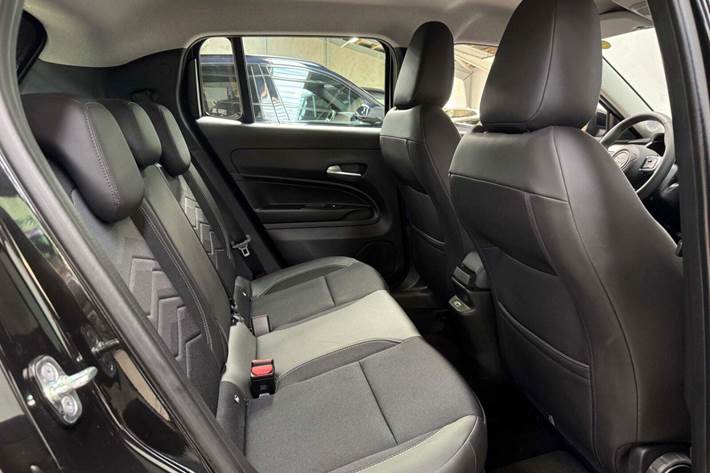 Sort Jeep Avenger fra 2024