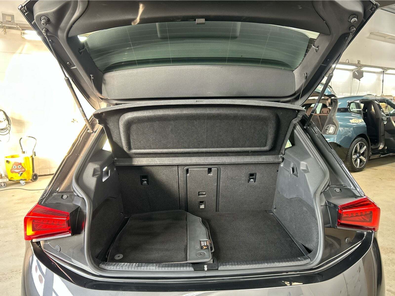 Grå Cupra Born fra 2022