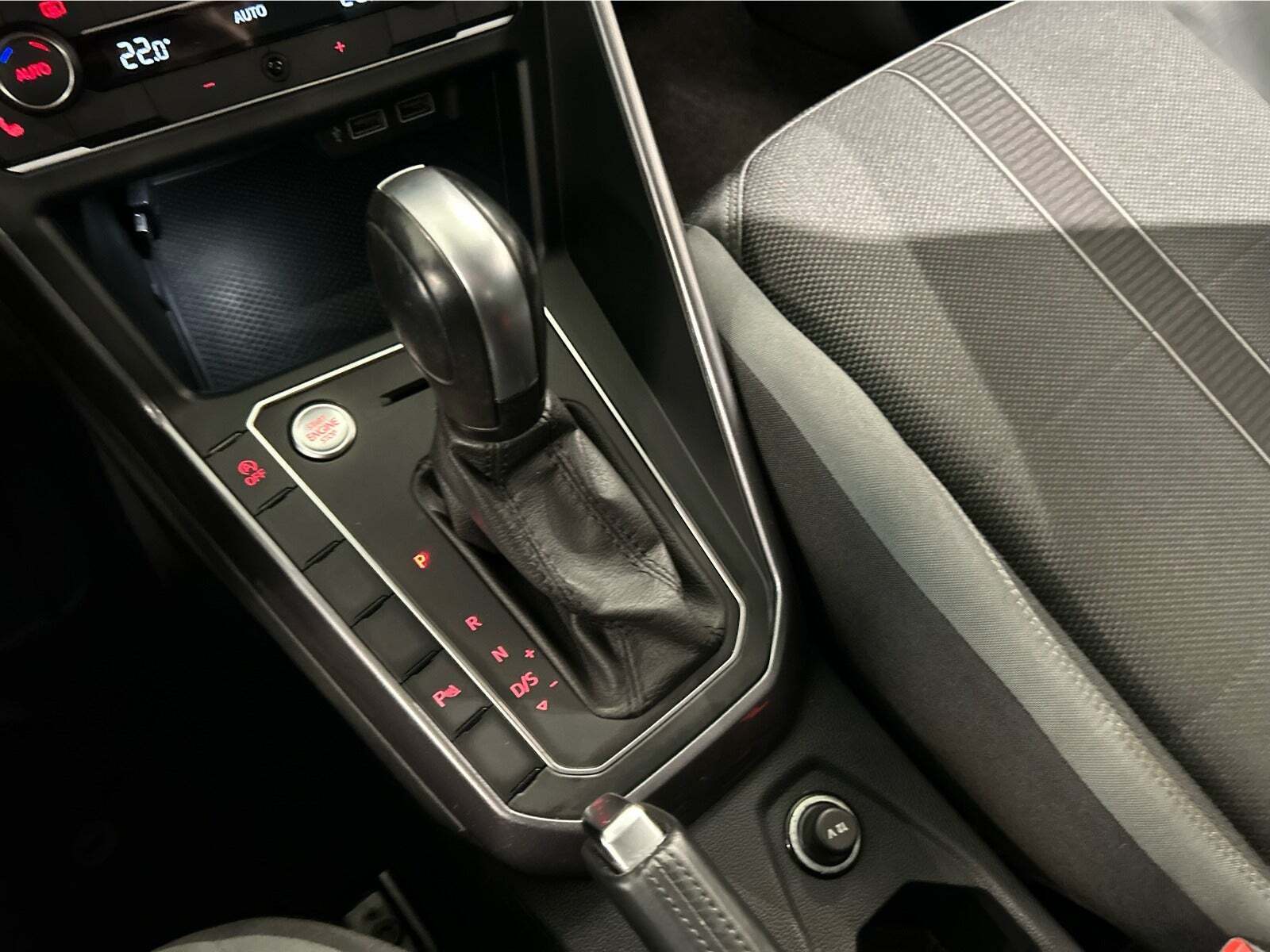 Blå VW Polo fra 2020