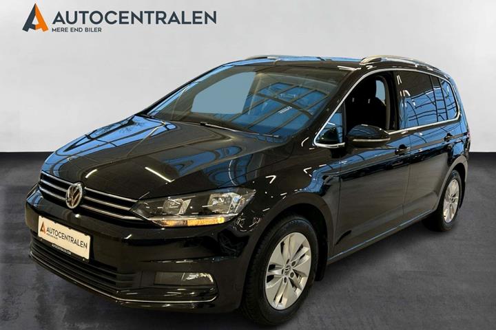 Sort VW Touran fra 2020 set udefra